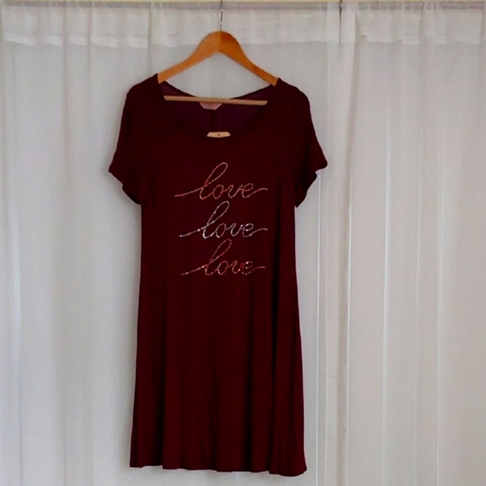 NWT SJS Burgundy Dress with Gold 'Love' Script Sz L